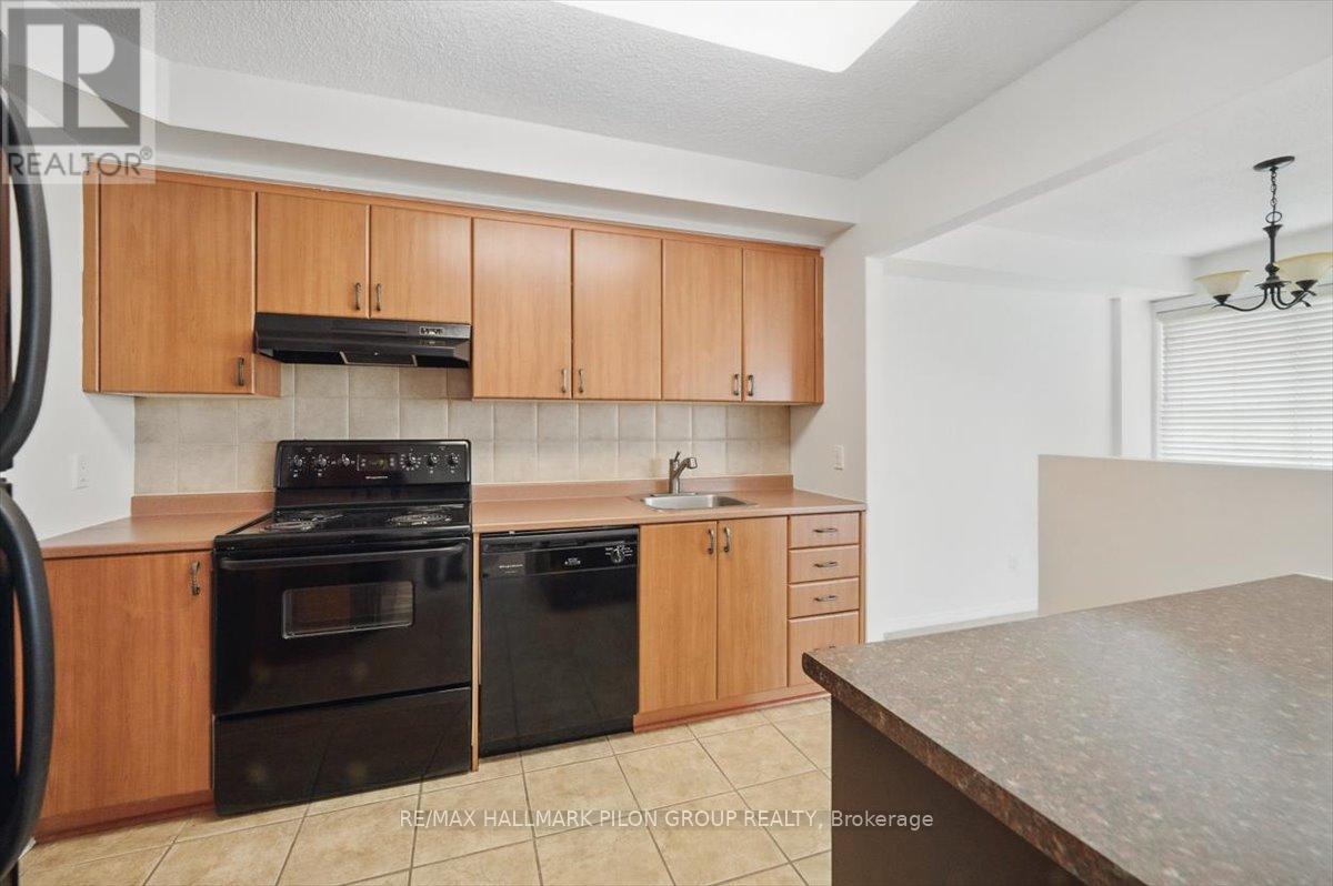 613 - 225 Alvin Road, Ottawa, Ontario  K1K 4H6 - Photo 3 - X12188778