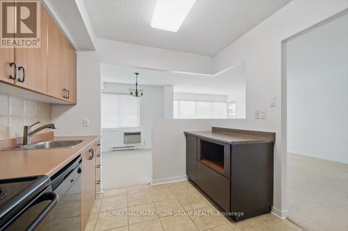 613 - 225 Alvin Road, Ottawa, Ontario  K1K 4H6 - Photo 5 - X12188778