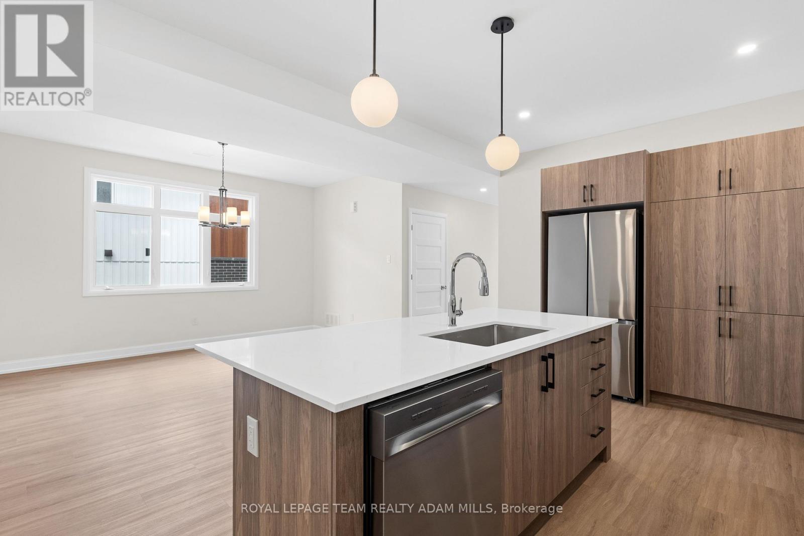6952 Notre Dame Street, Ottawa, Ontario  K1C 1H7 - Photo 7 - X12188787