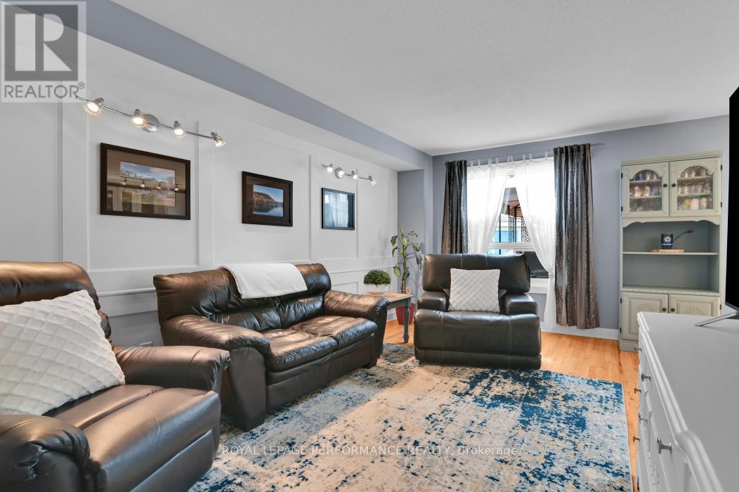 81 Armagh Way, Ottawa, Ontario  K2J 4C1 - Photo 4 - X12188888