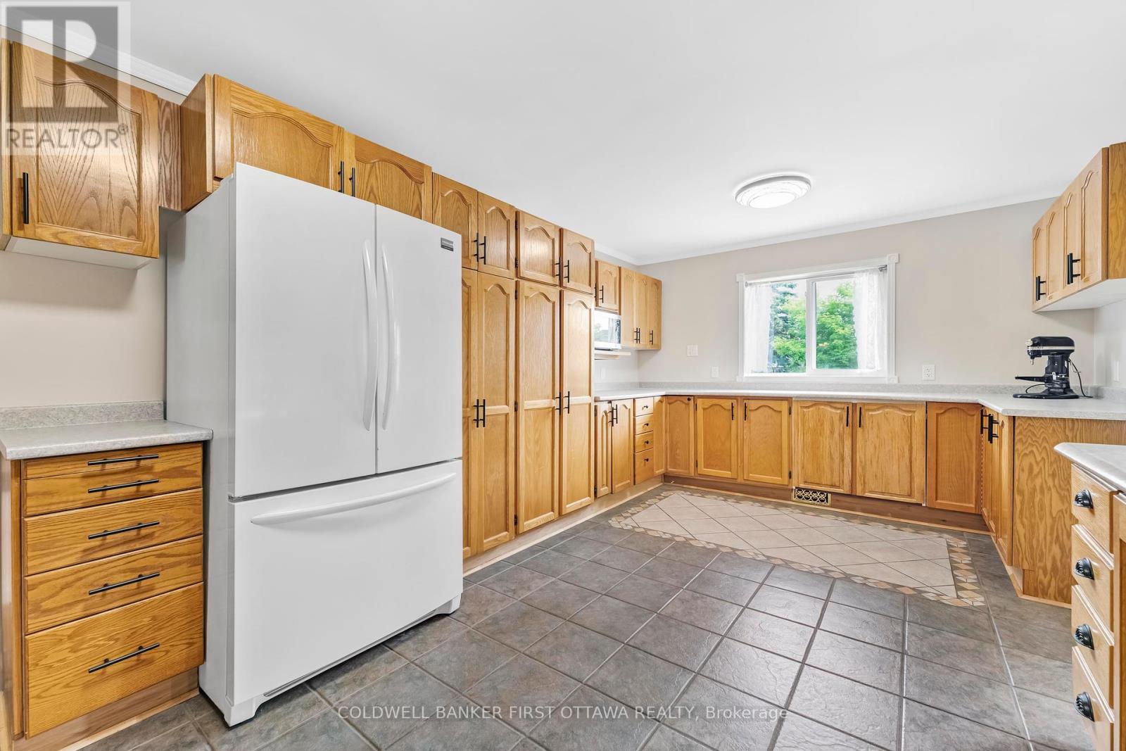 8 Lachaine Street Sw, Russell, Ontario  K0A 1W0 - Photo 12 - X12188915