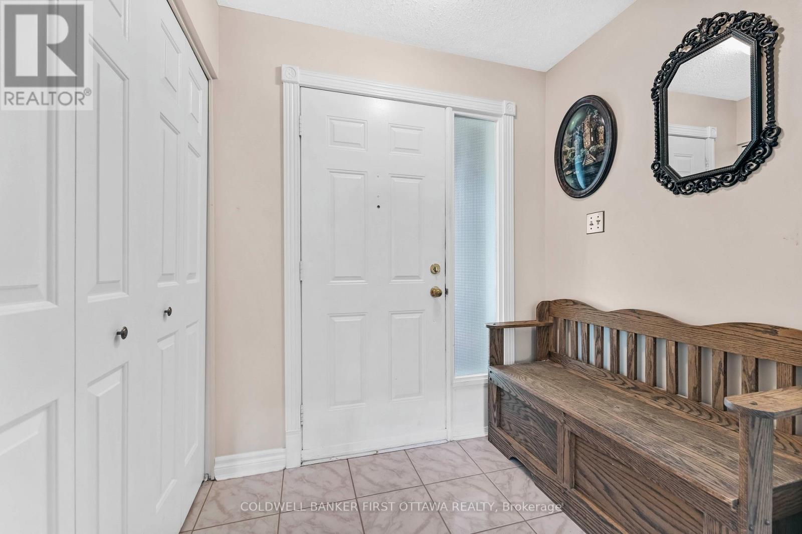 8 Lachaine Street Sw, Russell, Ontario  K0A 1W0 - Photo 4 - X12188915