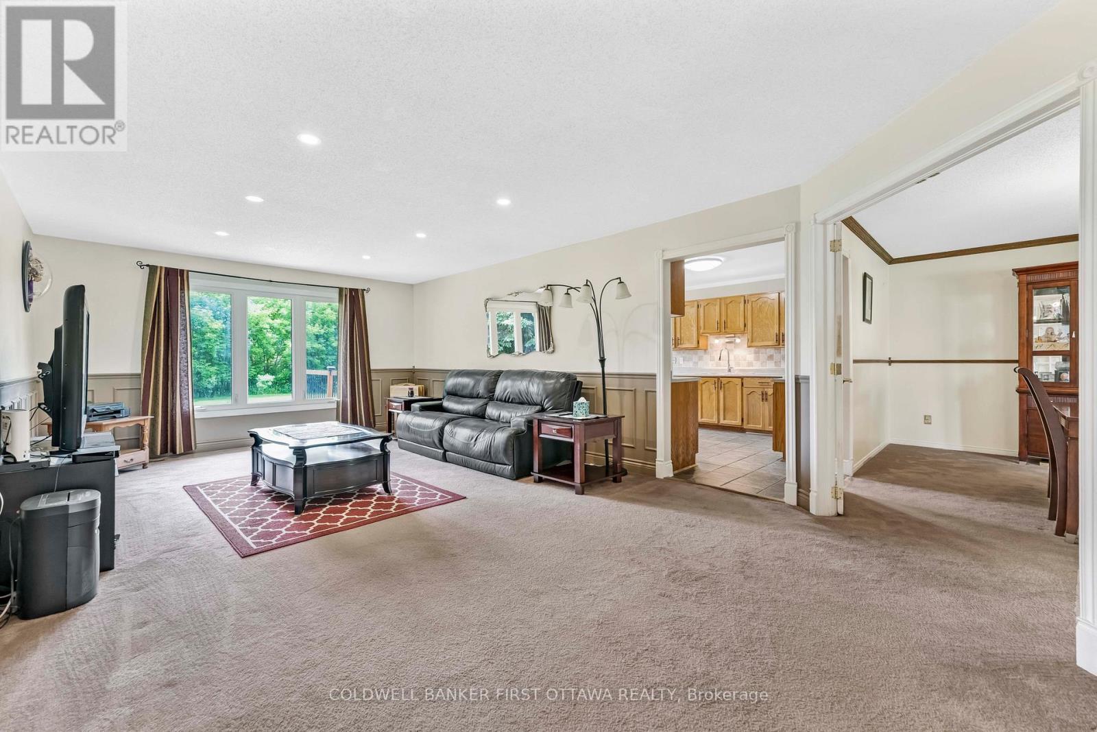 8 Lachaine Street Sw, Russell, Ontario  K0A 1W0 - Photo 5 - X12188915