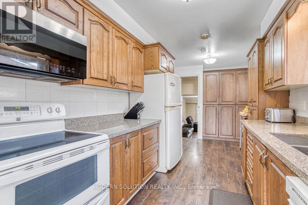 477 Fendalton Street, Mississauga, Ontario  L5B 2L8 - Photo 10 - W12188607