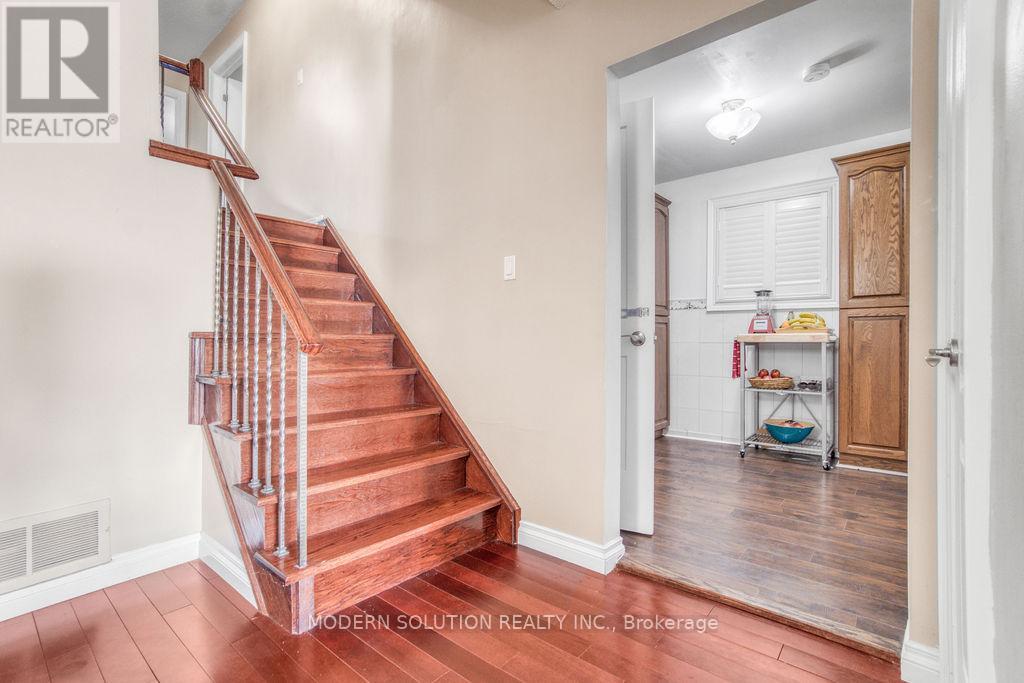 477 Fendalton Street, Mississauga, Ontario  L5B 2L8 - Photo 14 - W12188607