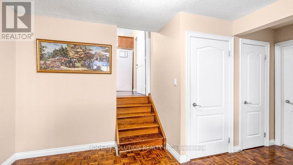 477 Fendalton Street, Mississauga, Ontario  L5B 2L8 - Photo 25 - W12188607