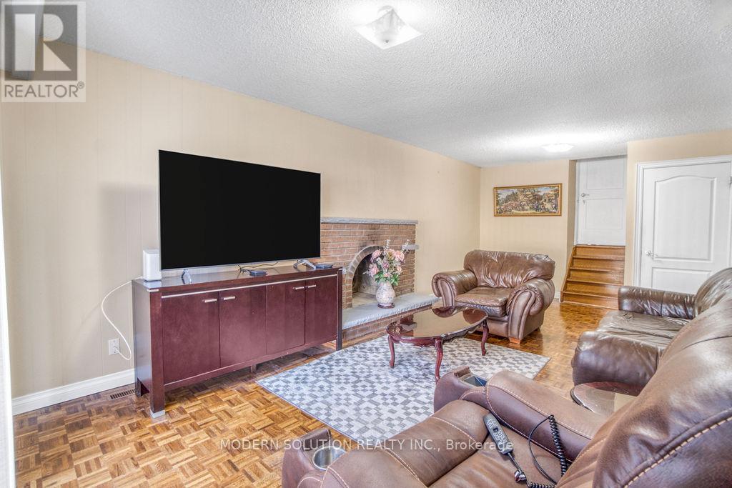 477 Fendalton Street, Mississauga, Ontario  L5B 2L8 - Photo 28 - W12188607