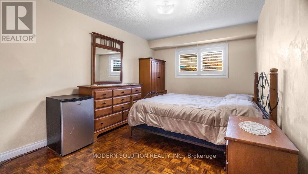 477 Fendalton Street, Mississauga, Ontario  L5B 2L8 - Photo 29 - W12188607