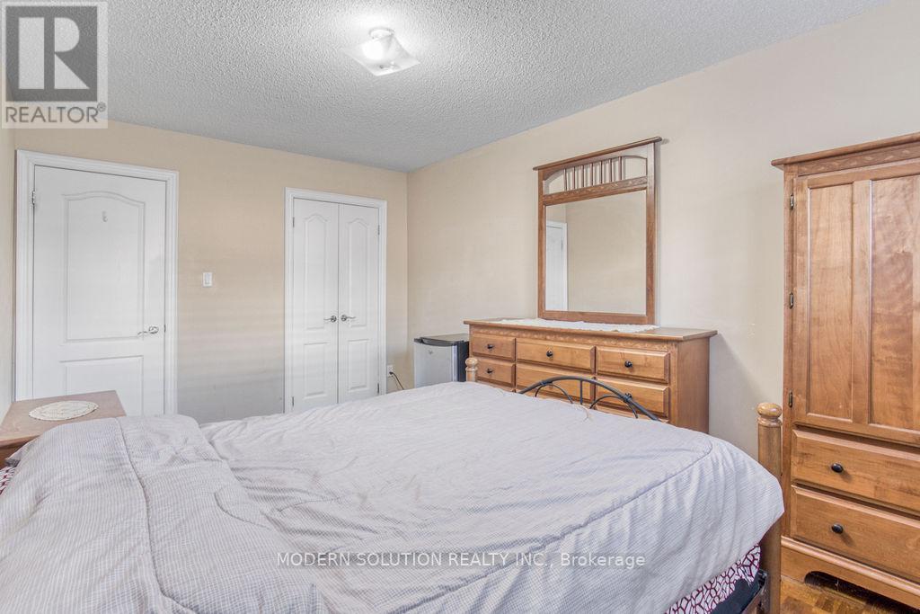 477 Fendalton Street, Mississauga, Ontario  L5B 2L8 - Photo 30 - W12188607