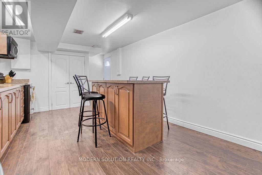477 Fendalton Street, Mississauga, Ontario  L5B 2L8 - Photo 34 - W12188607
