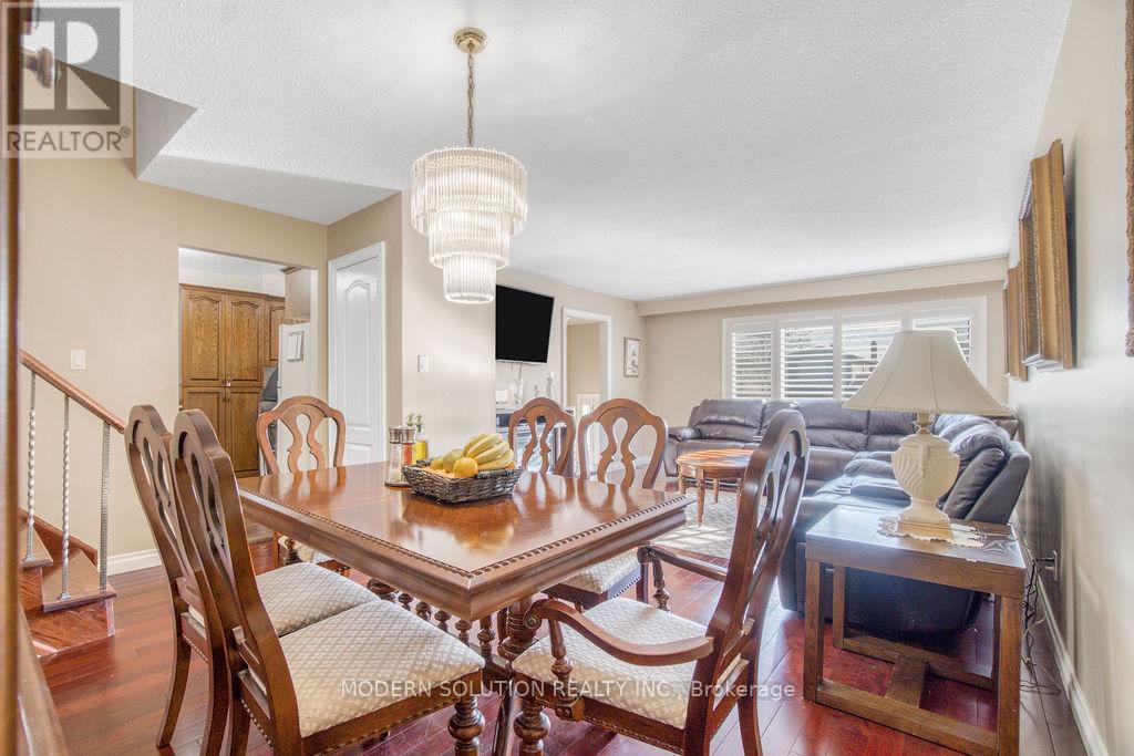 477 Fendalton Street, Mississauga, Ontario  L5B 2L8 - Photo 8 - W12188607