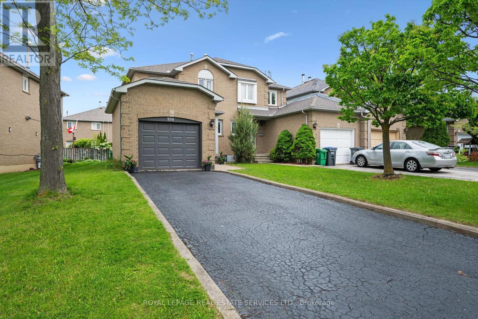 930 Blizzard Road, Mississauga (East Credit), Ontario  L5V 1T1 - Photo 2 - W12188623