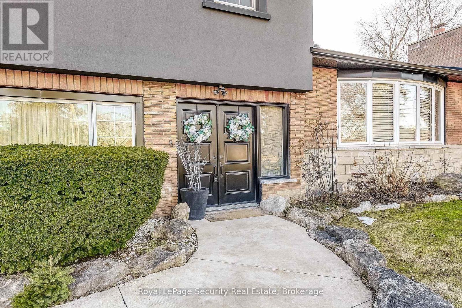 11310 Trafalgar Road, Halton Hills (Stewarttown), Ontario  L7G 4S5 - Photo 4 - W12188625
