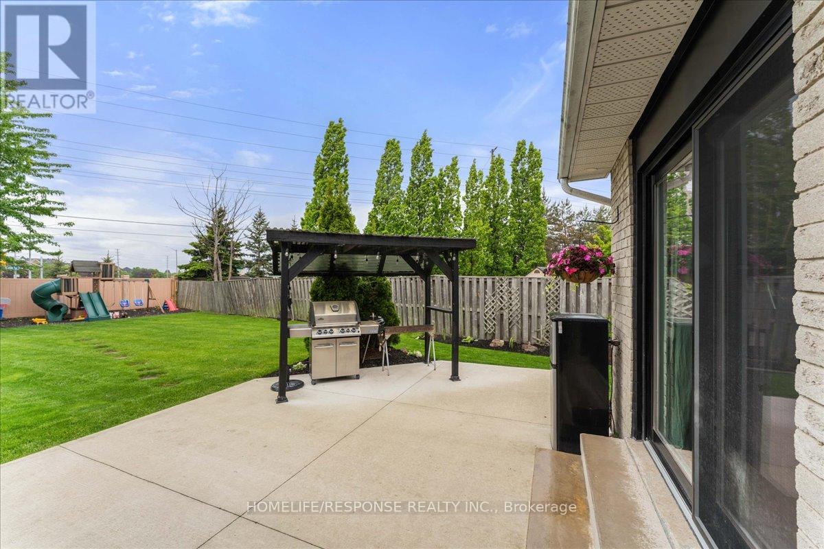 3196 Cambourne Crescent, Mississauga (Meadowvale), Ontario  L5N 5G1 - Photo 44 - W12188643
