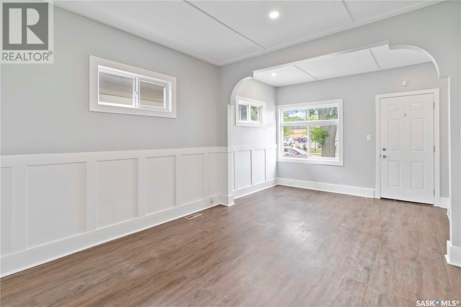 Property at 110 F AVENUE S image 5