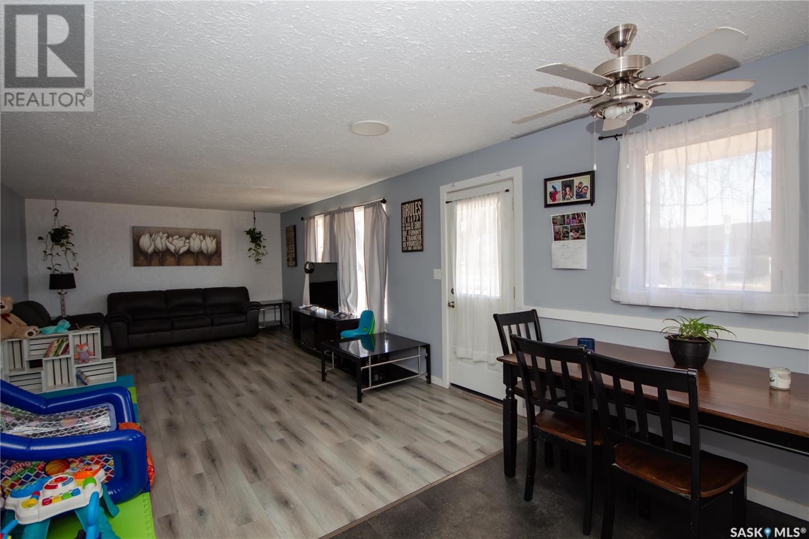 52 22nd Street, Battleford, Saskatchewan  S0M 0E0 - Photo 3 - SK007832