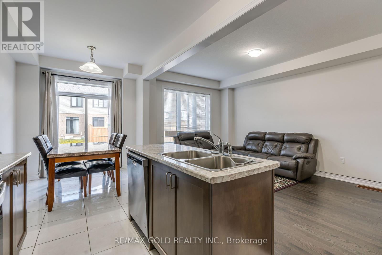 95 - 166 Deerpath Drive, Guelph (Willow West/sugarbush/west Acres), Ontario  N1K 0E2 - Photo 21 - X12188639