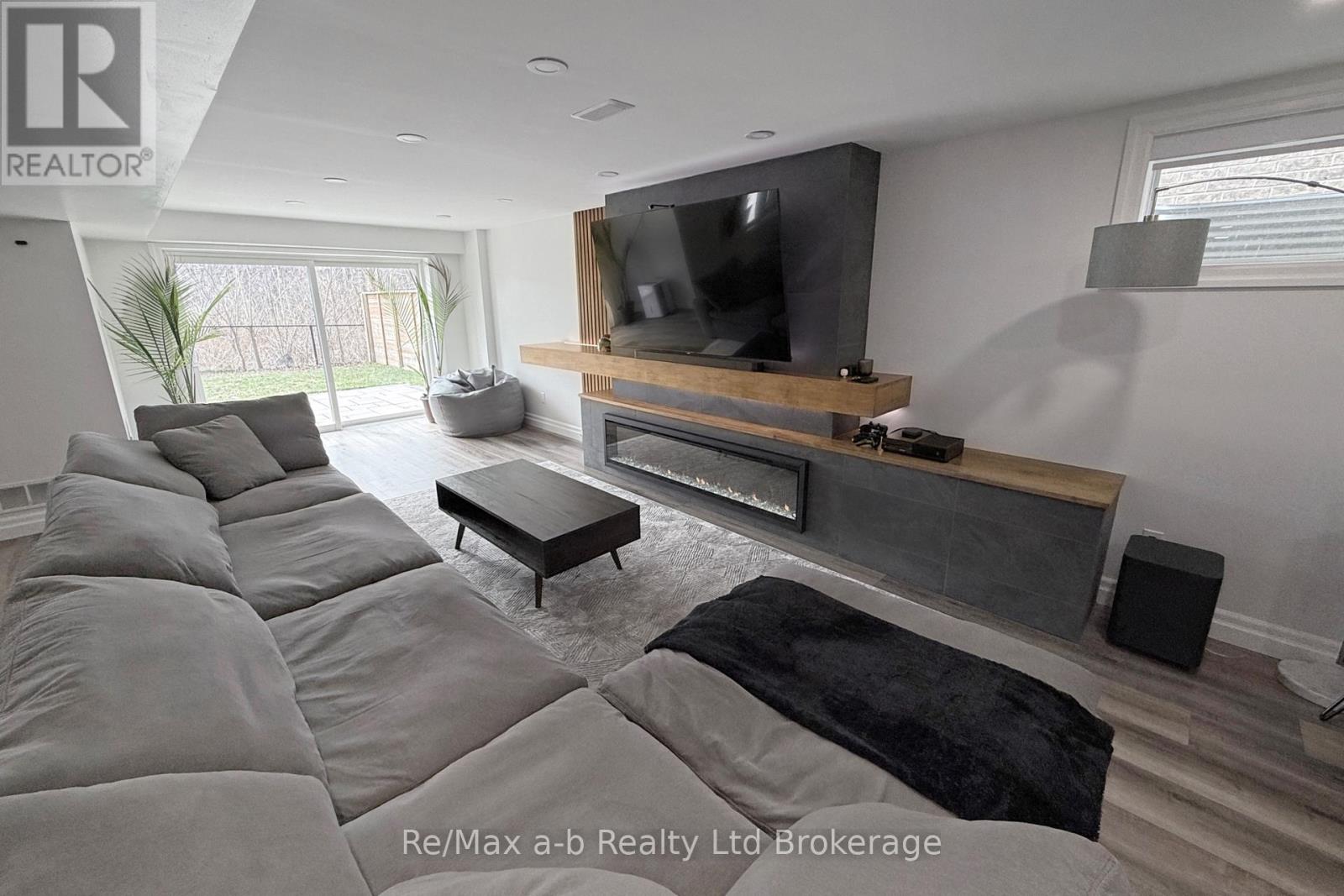 255 Wedgewood Drive, Woodstock, Ontario N4T 0J1 - Photo 26 - X12162246