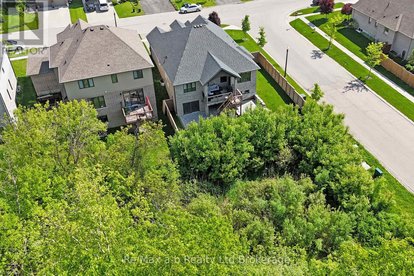 255 Wedgewood Drive, Woodstock, Ontario N4T 0J1 - Photo 36 - X12162246