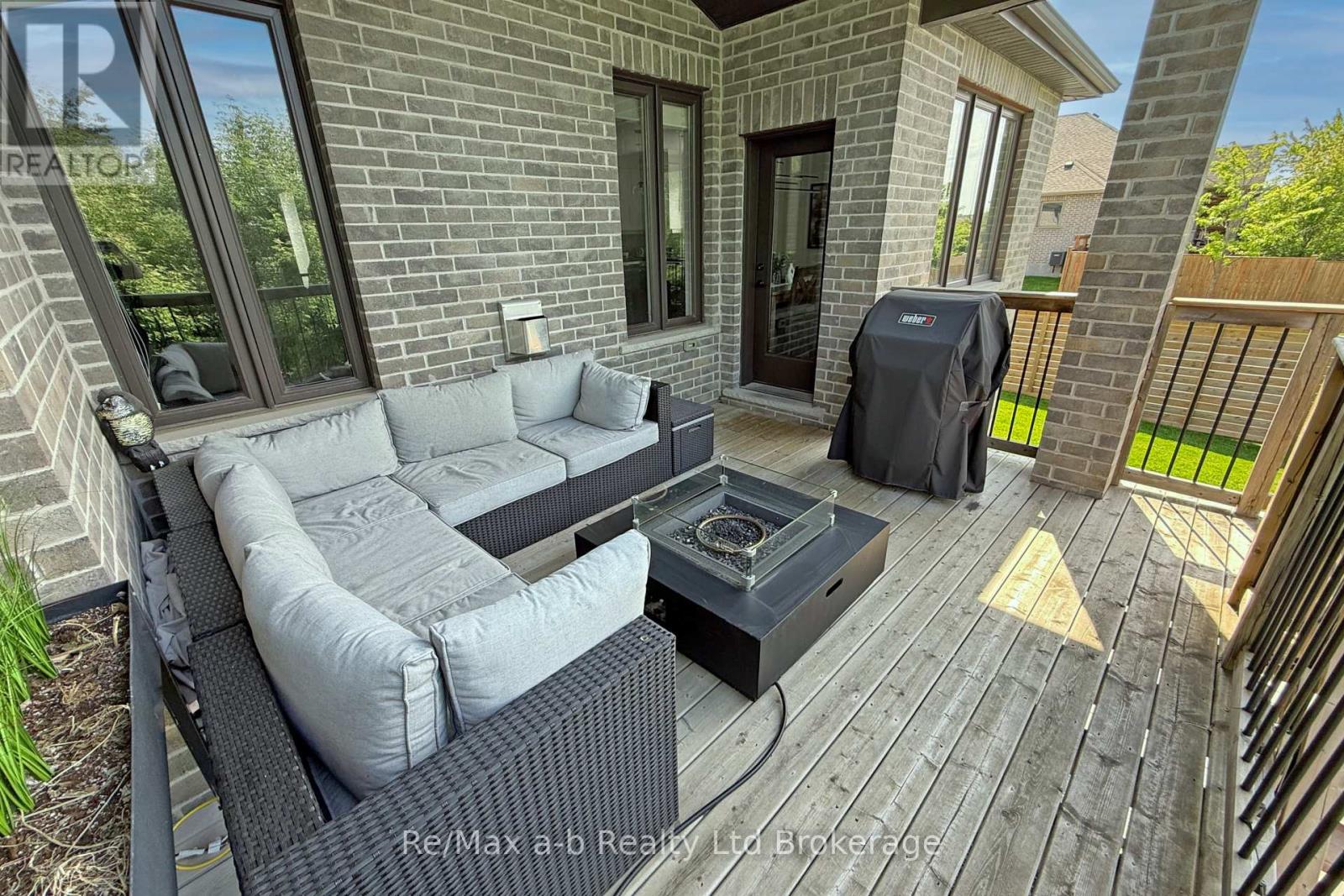 255 Wedgewood Drive, Woodstock, Ontario N4T 0J1 - Photo 40 - X12162246