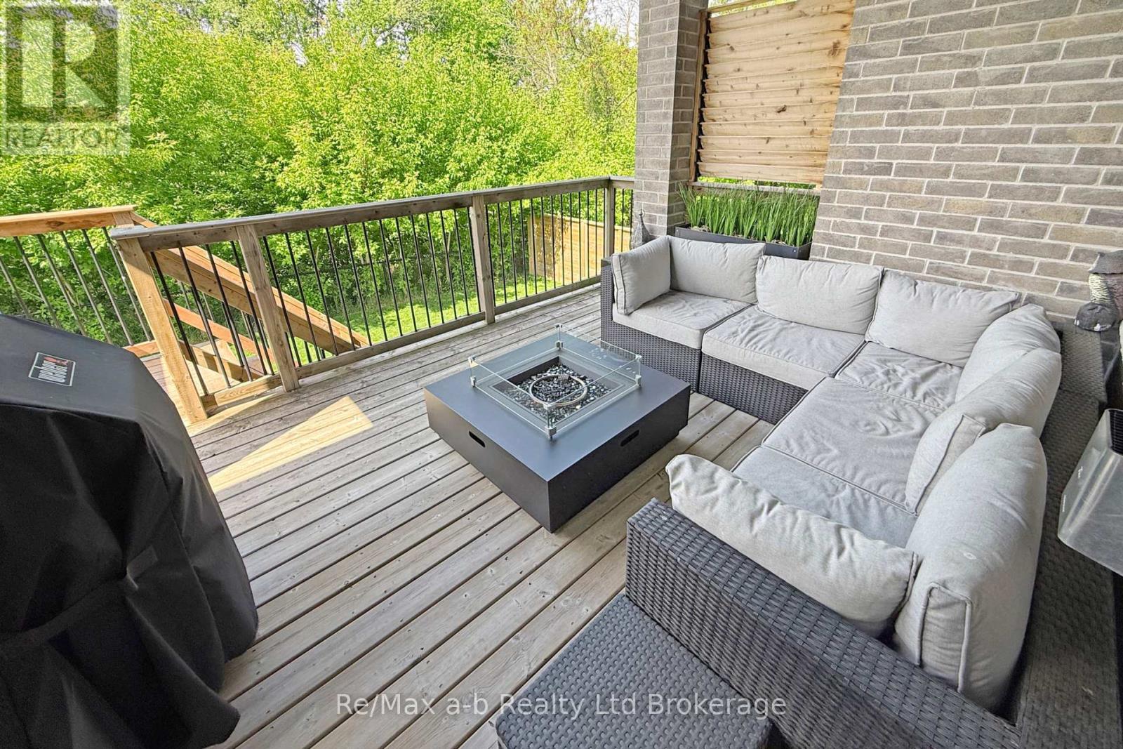 255 Wedgewood Drive, Woodstock, Ontario N4T 0J1 - Photo 42 - X12162246