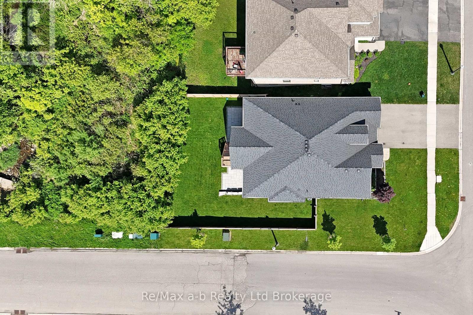 255 Wedgewood Drive, Woodstock, Ontario N4T 0J1 - Photo 6 - X12162246
