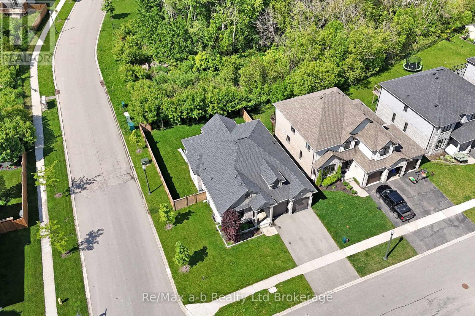 255 Wedgewood Drive, Woodstock, Ontario N4T 0J1 - Photo 5 - X12162246