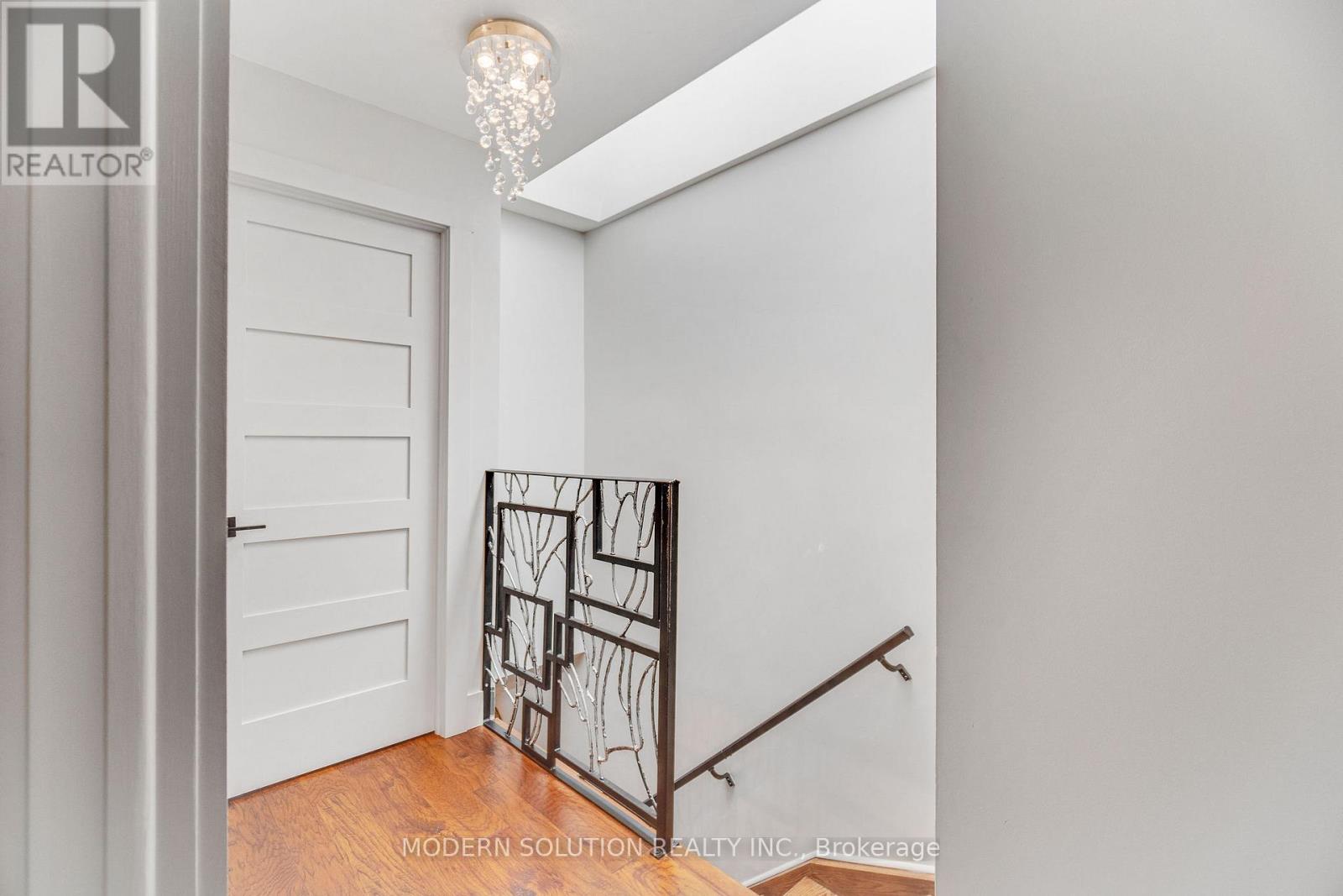 9 Douville Court, Toronto, Ontario  M5A 4E7 - Photo 19 - C12188708