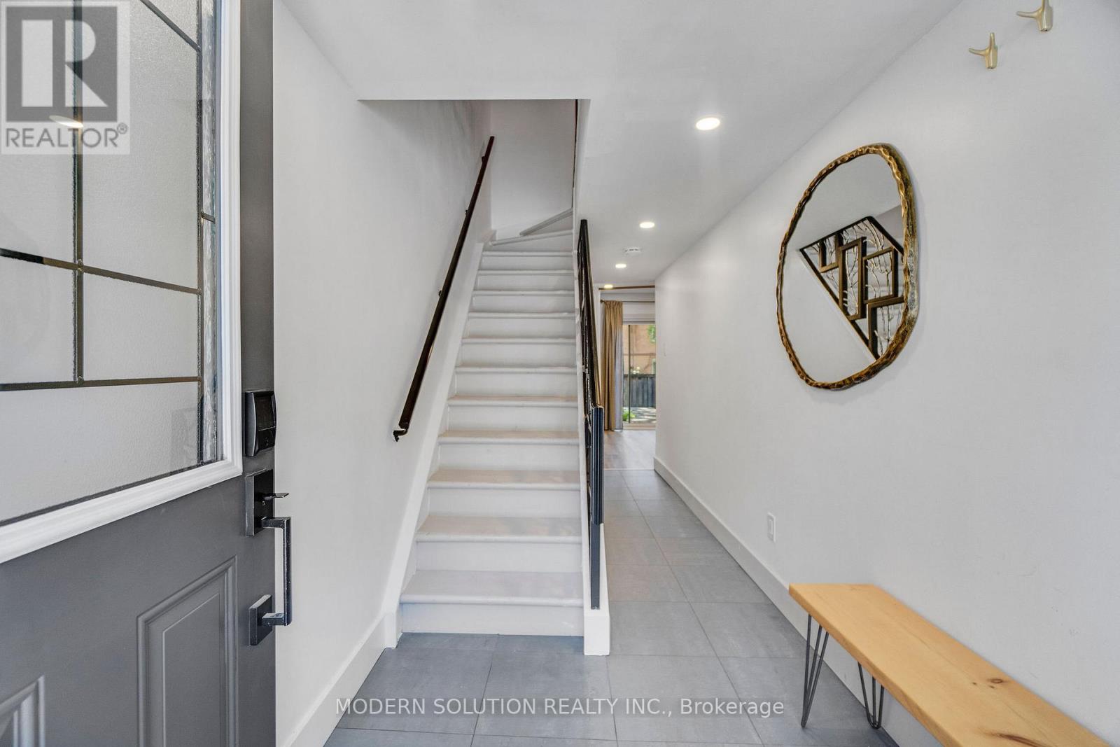 9 Douville Court, Toronto, Ontario  M5A 4E7 - Photo 4 - C12188708