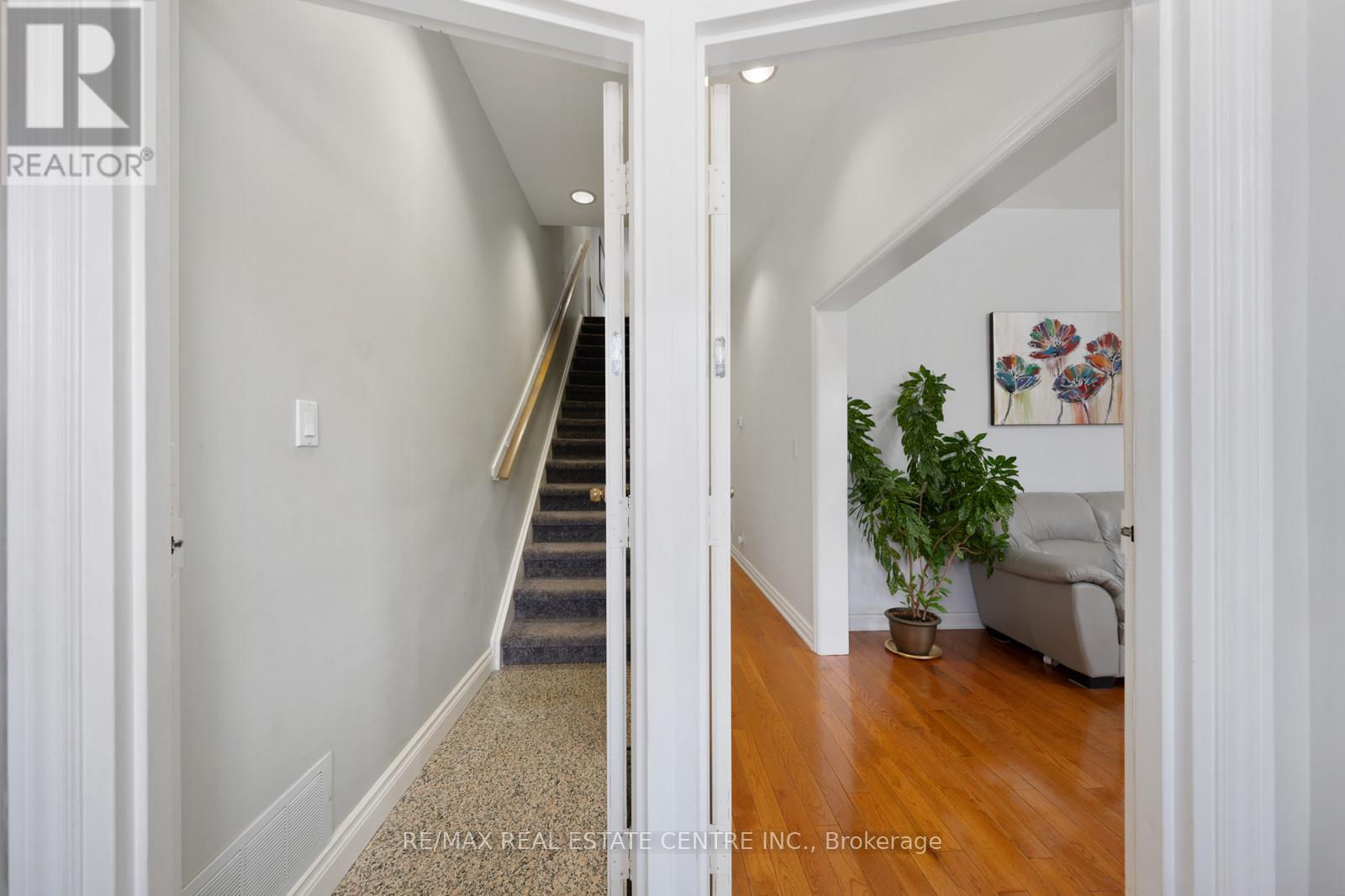 14 Churchill Avenue, Toronto, Ontario  M6J 2B4 - Photo 17 - C12188811