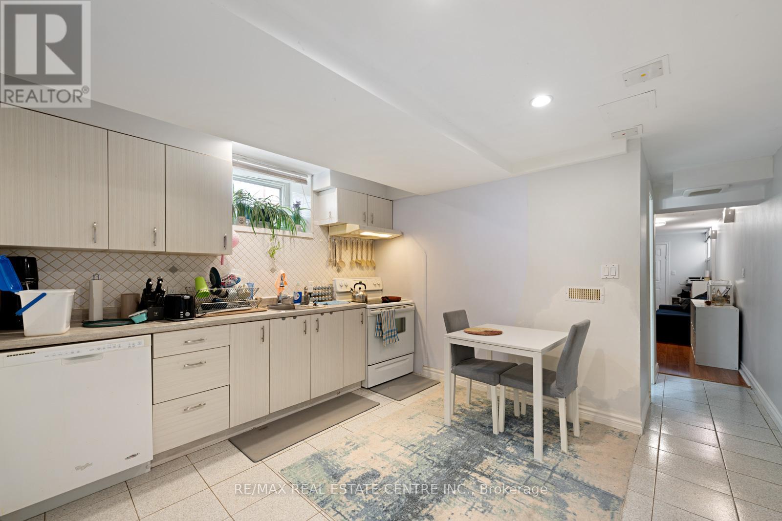 14 Churchill Avenue, Toronto, Ontario  M6J 2B4 - Photo 39 - C12188811
