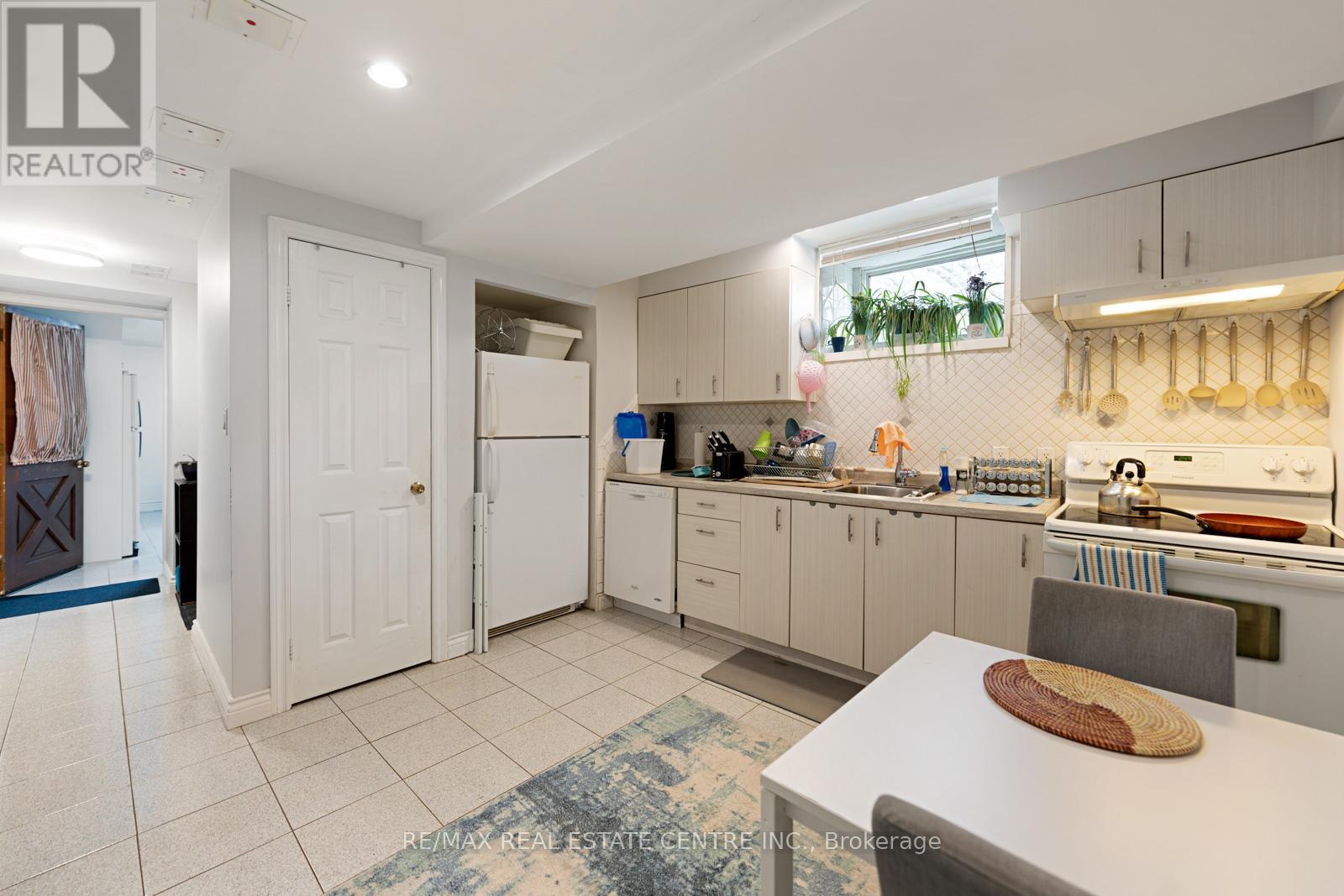 14 Churchill Avenue, Toronto, Ontario  M6J 2B4 - Photo 40 - C12188811