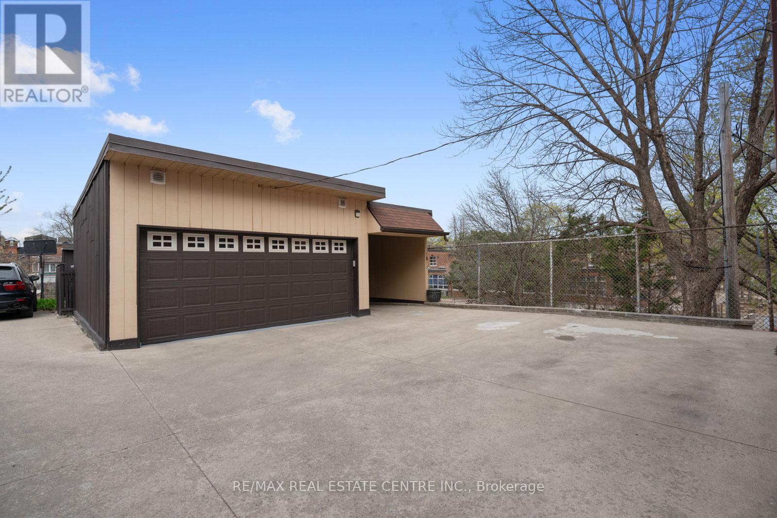 14 Churchill Avenue, Toronto, Ontario  M6J 2B4 - Photo 44 - C12188811