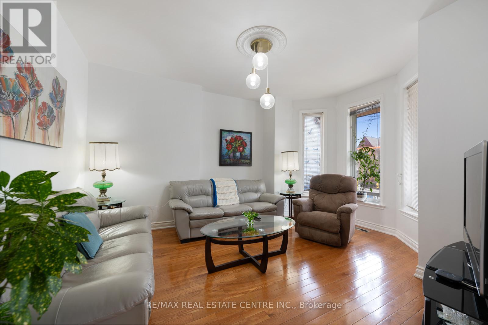 14 Churchill Avenue, Toronto, Ontario  M6J 2B4 - Photo 5 - C12188811