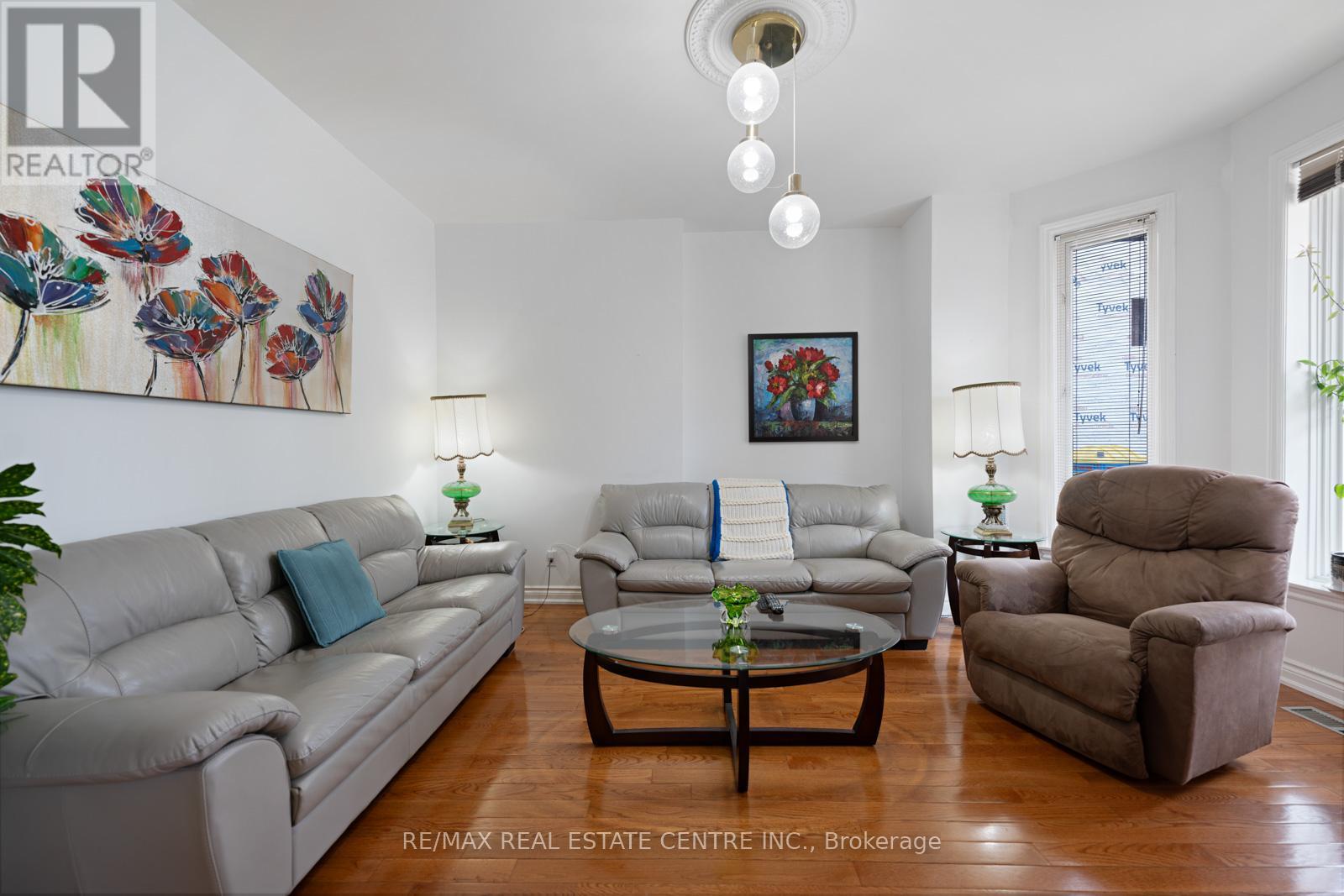 14 Churchill Avenue, Toronto, Ontario  M6J 2B4 - Photo 6 - C12188811