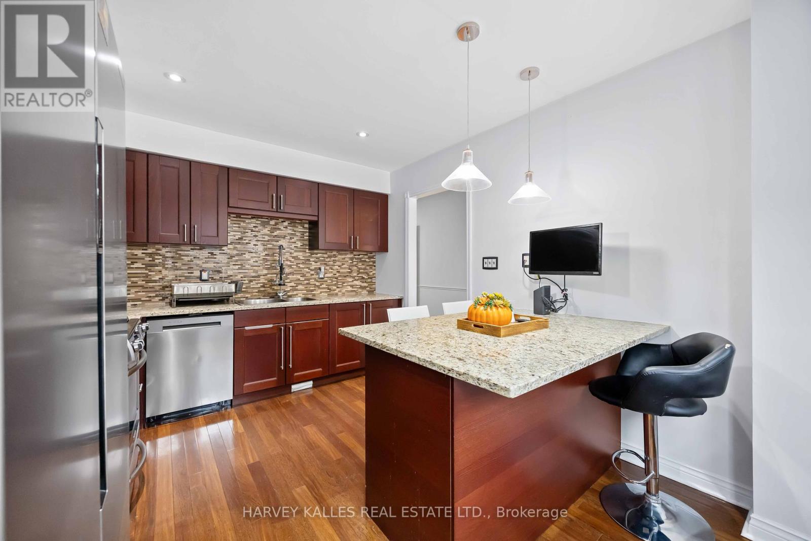 576 Ontario Street, Toronto, Ontario  M4X 1M7 - Photo 10 - C12188856