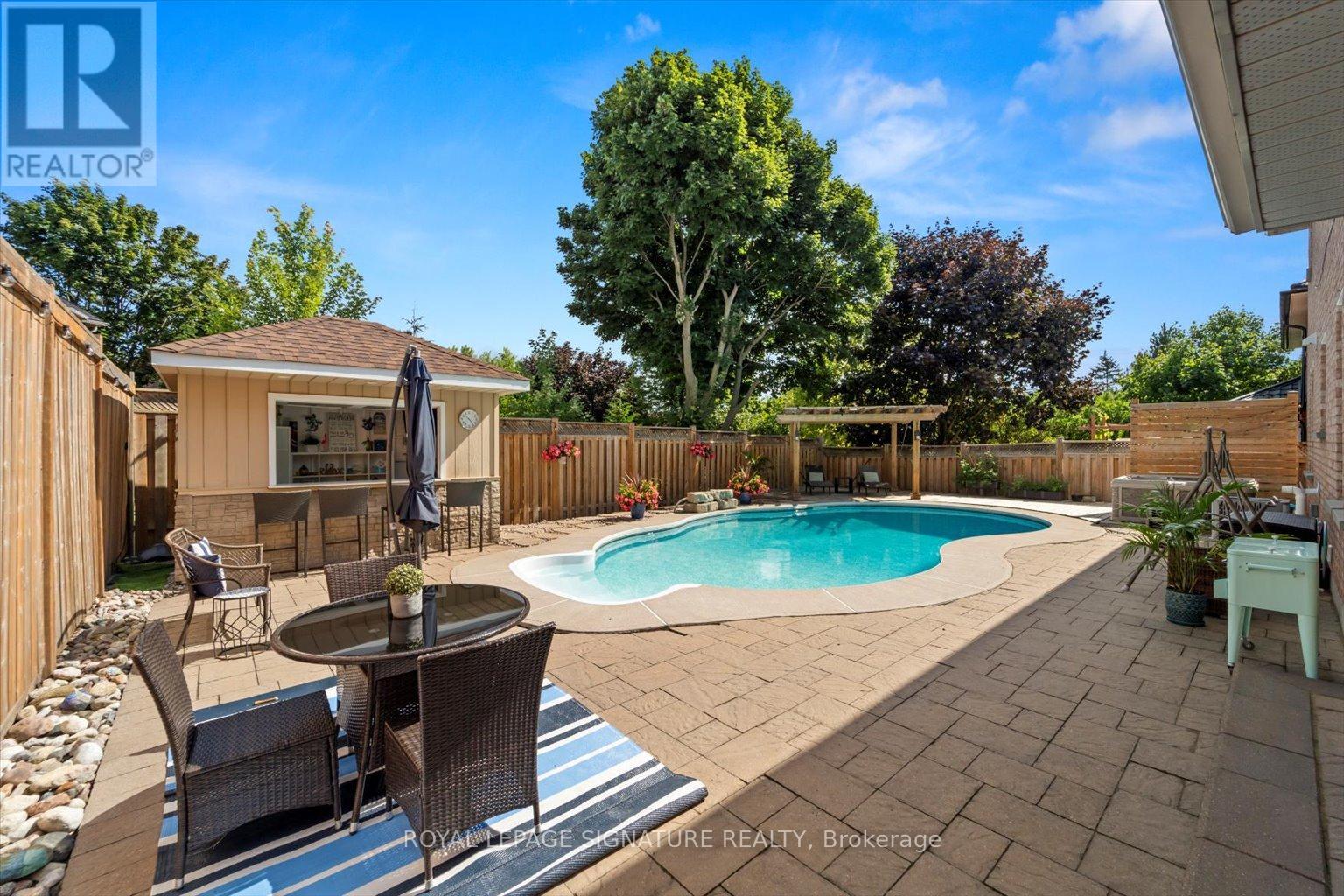 6 Mapleglen Court, Whitby, Ontario  L1R 1T7 - Photo 10 - E12188754