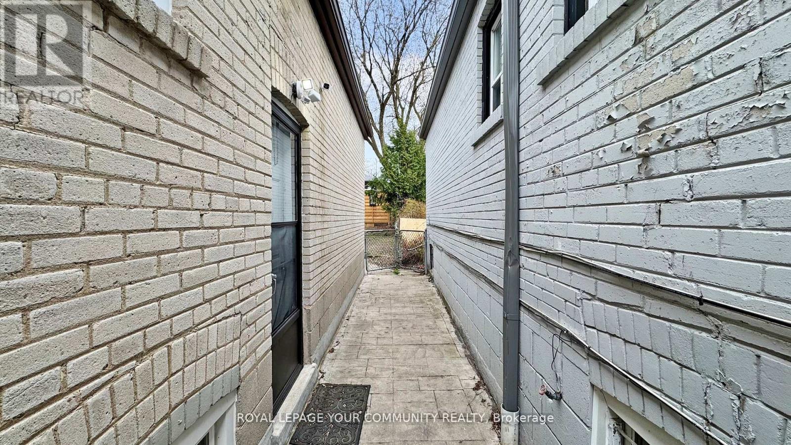 31 Hamstead Avenue, Toronto, Ontario  M4C 2S3 - Photo 46 - E12188783