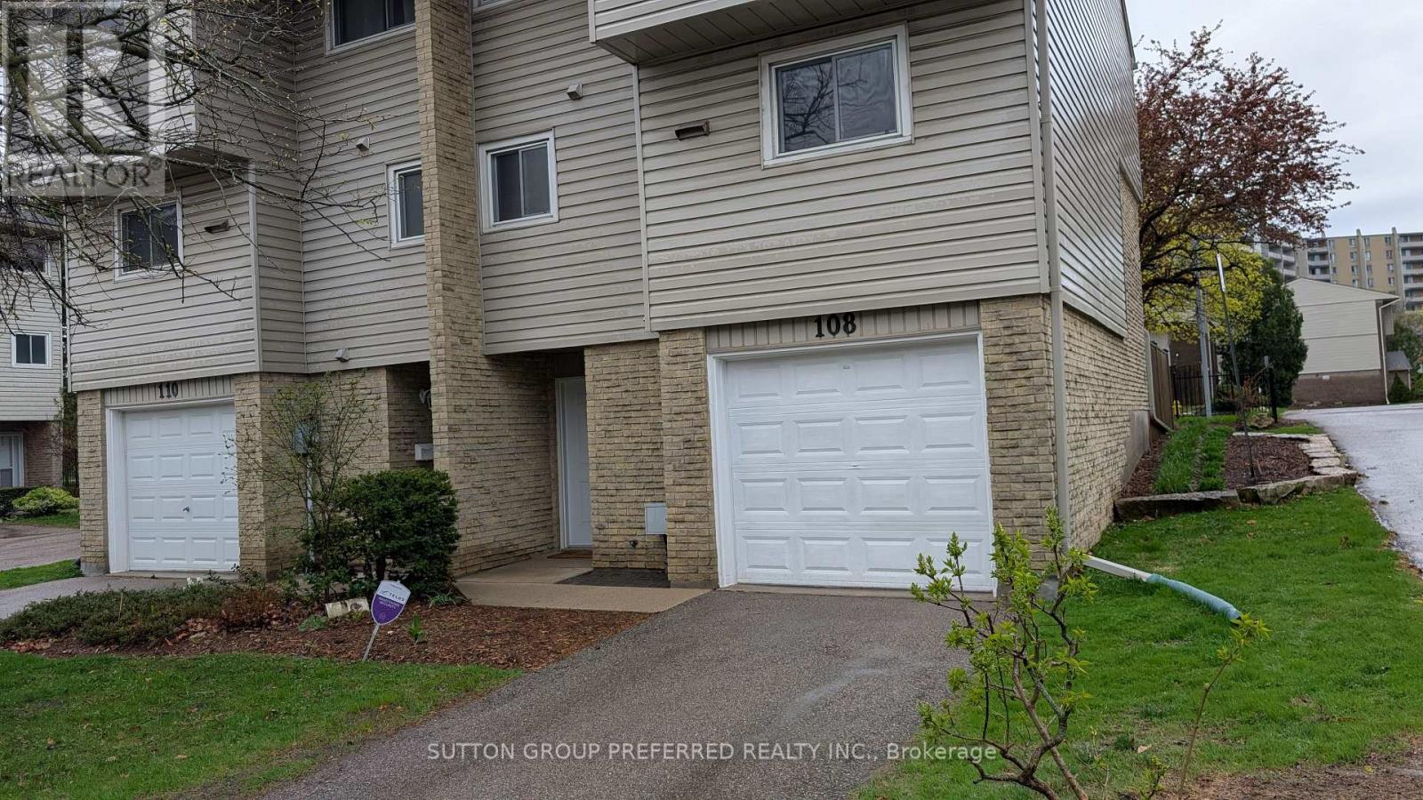 108 - 159 Sandringham Crescent, London South, Ontario  N6C 5A9 - Photo 1 - X12117185