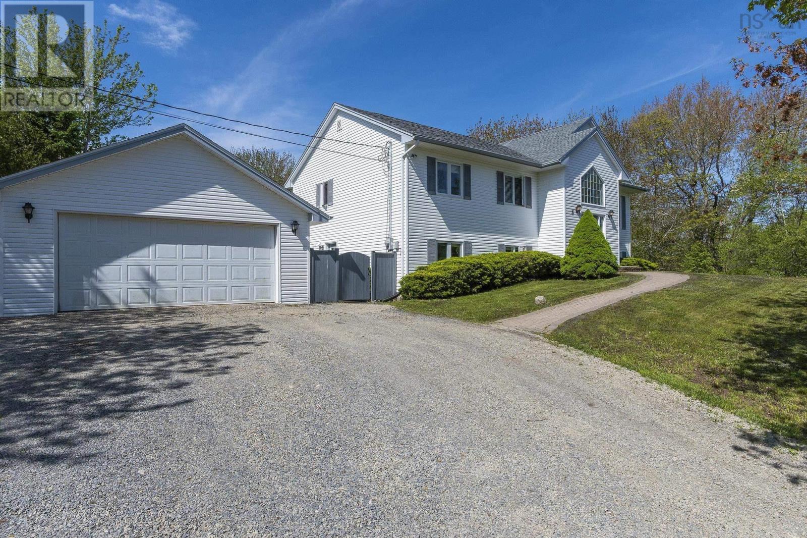 Property at 5 Waterloo Way image 3