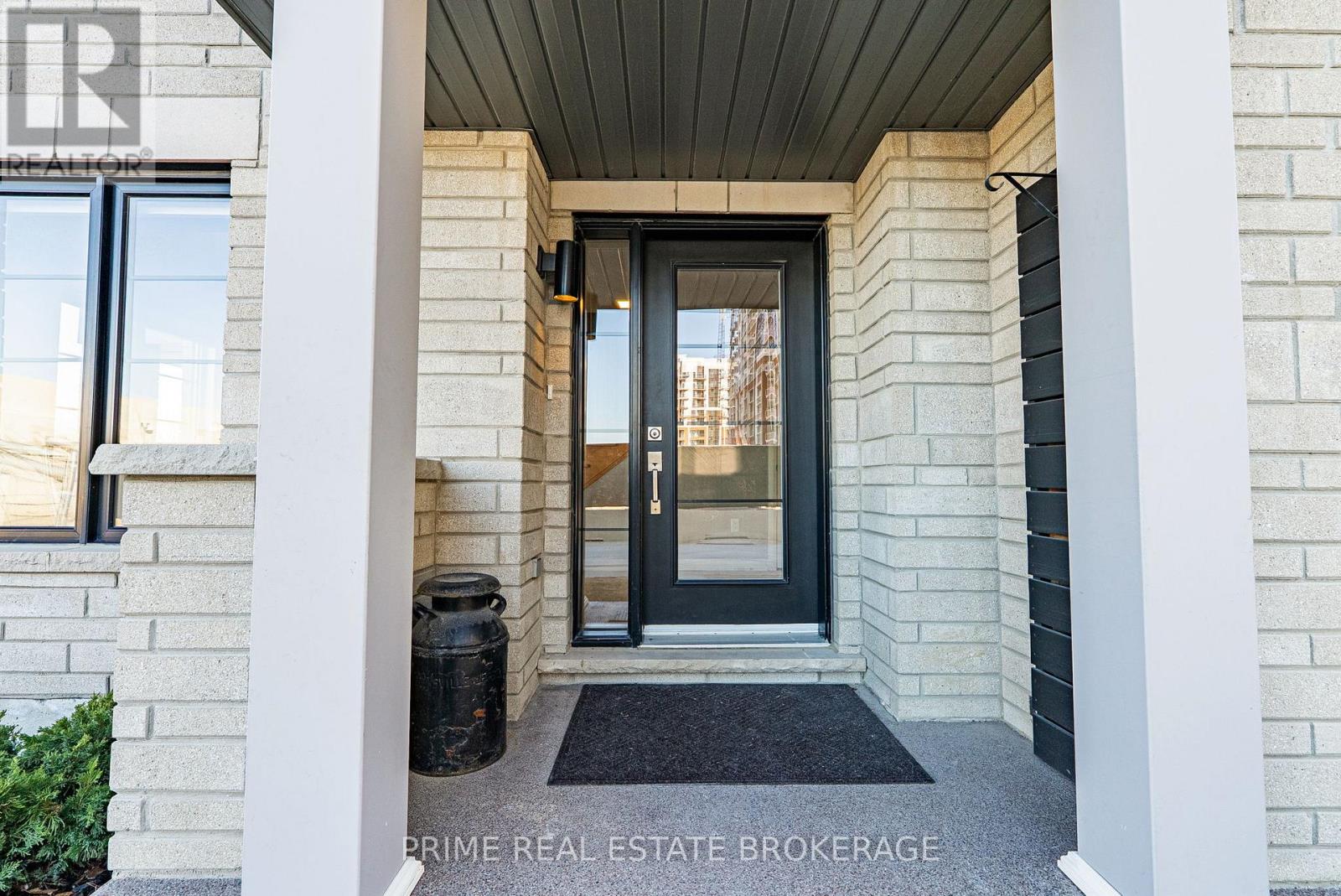 Property at 2 KING WILLIAM WAY image 4