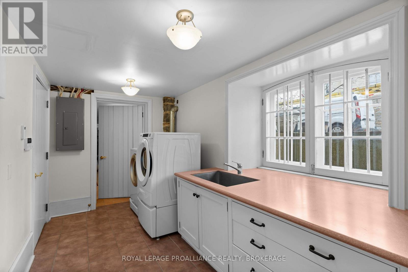 3 Emily Street, Kingston (Central City East), Ontario  K7L 2W2 - Photo 30 - X12189032