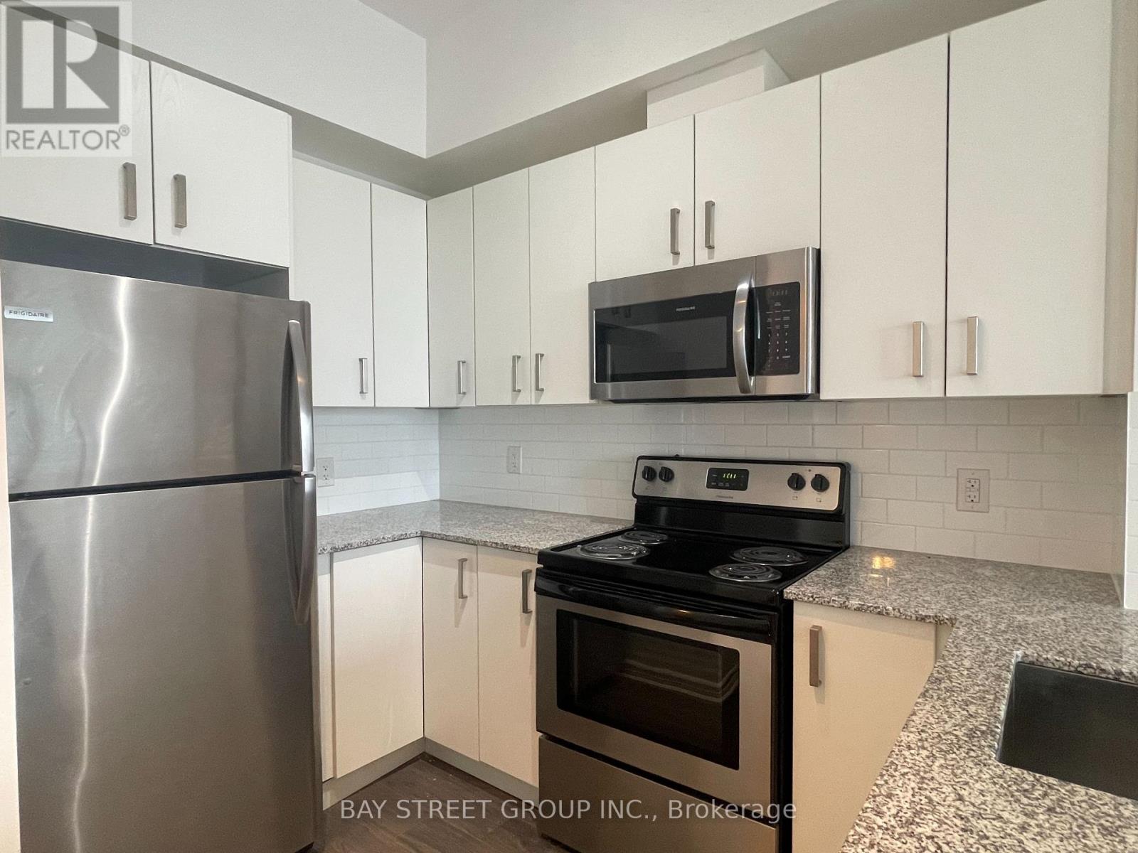 512 - 11611 Yonge Street, Richmond Hill, Ontario  L4E 3N8 - Photo 3 - N12188732