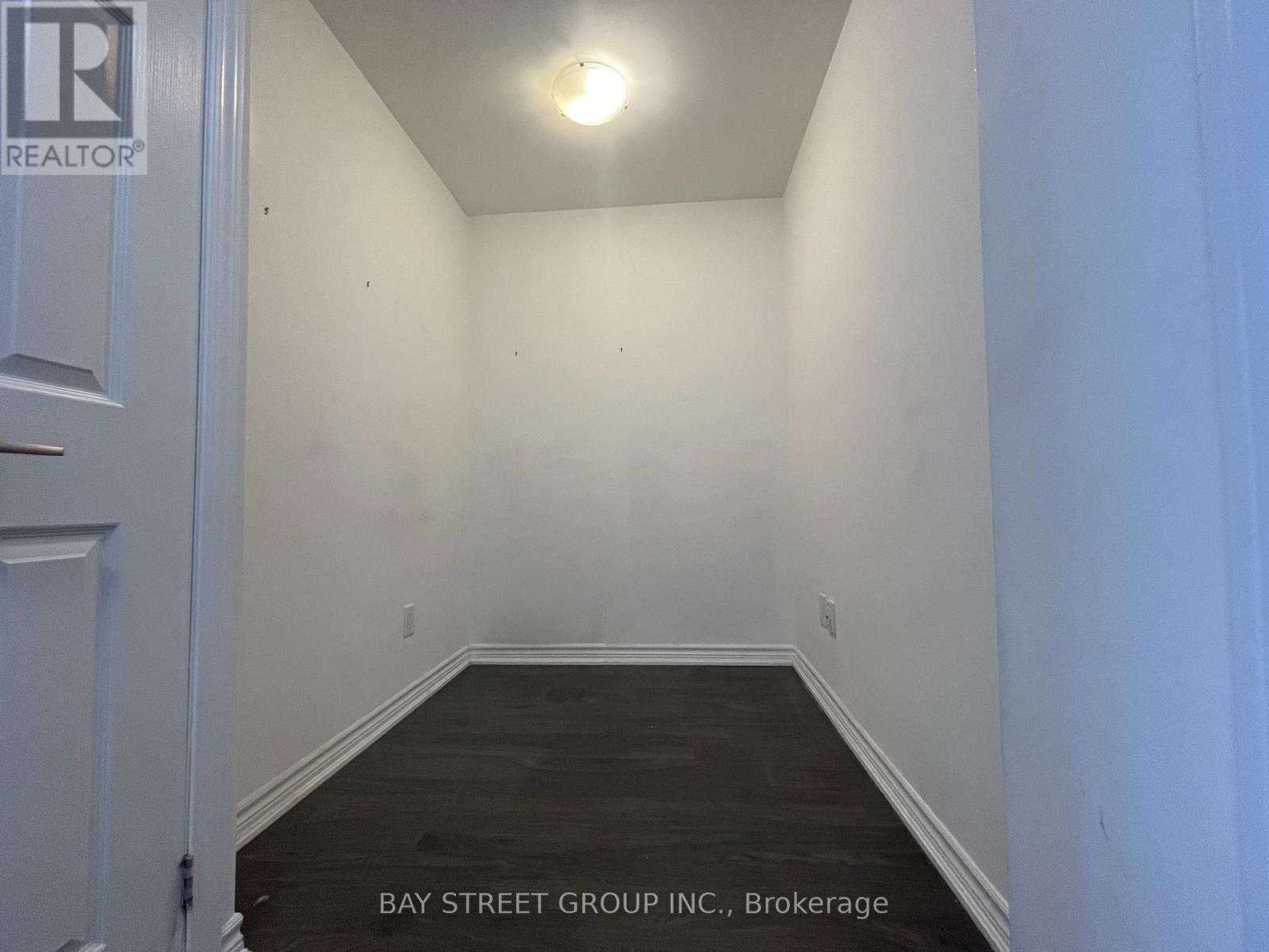 512 - 11611 Yonge Street, Richmond Hill, Ontario  L4E 3N8 - Photo 8 - N12188732