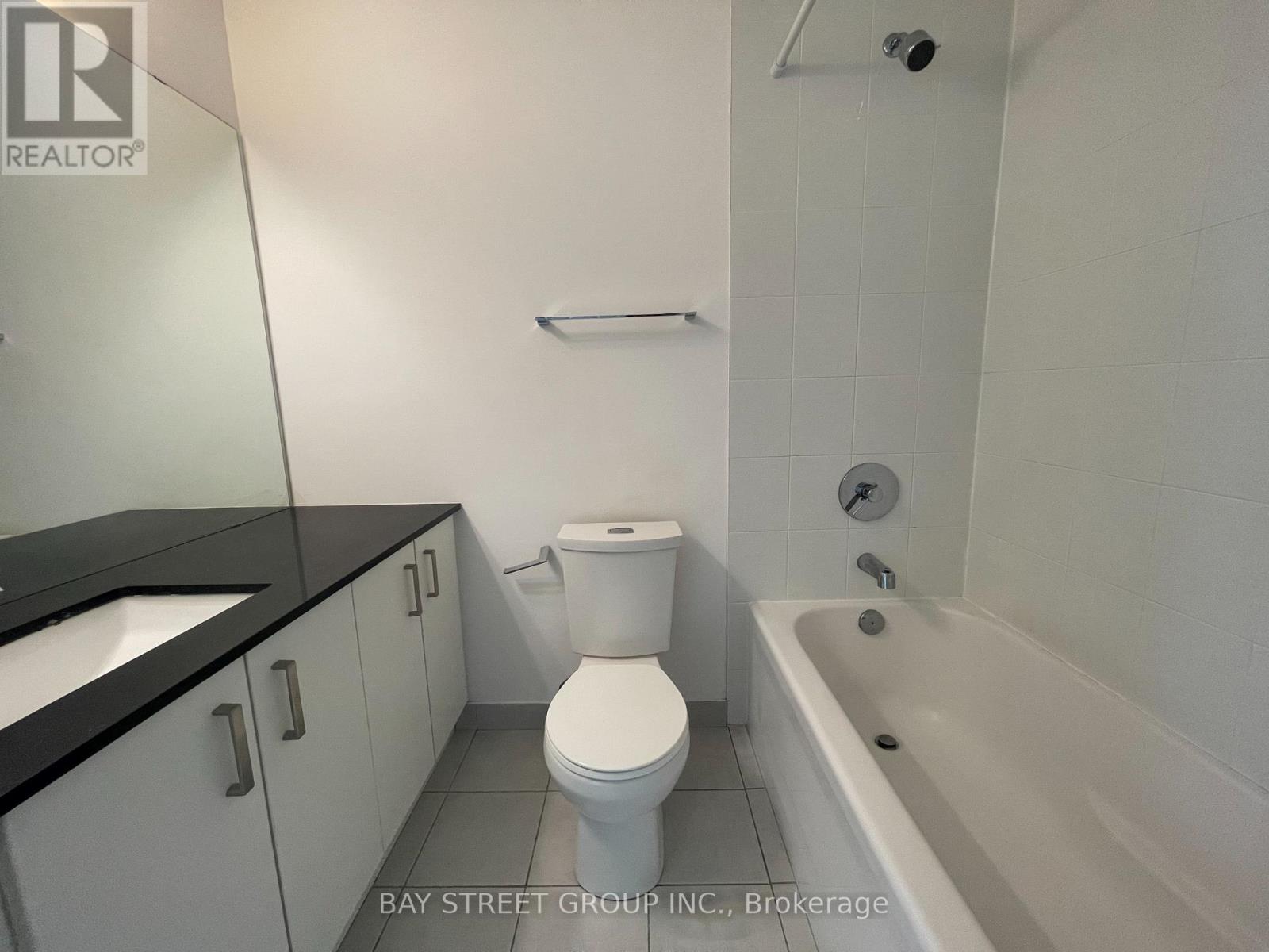 512 - 11611 Yonge Street, Richmond Hill, Ontario  L4E 3N8 - Photo 9 - N12188732