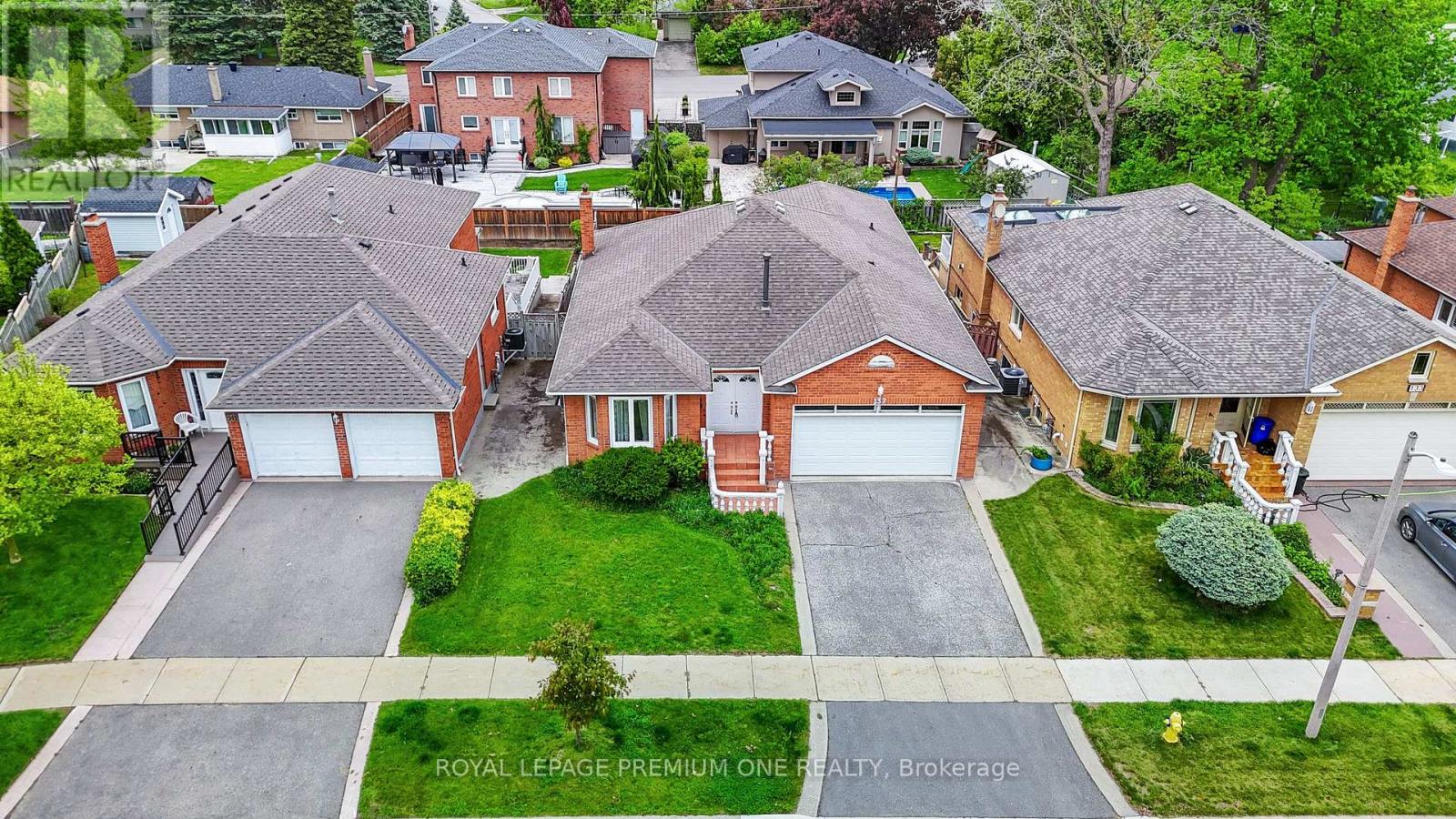 137 Findhorn Crescent, Vaughan (Maple), Ontario  L6A 1M3 - Photo 48 - N12188792