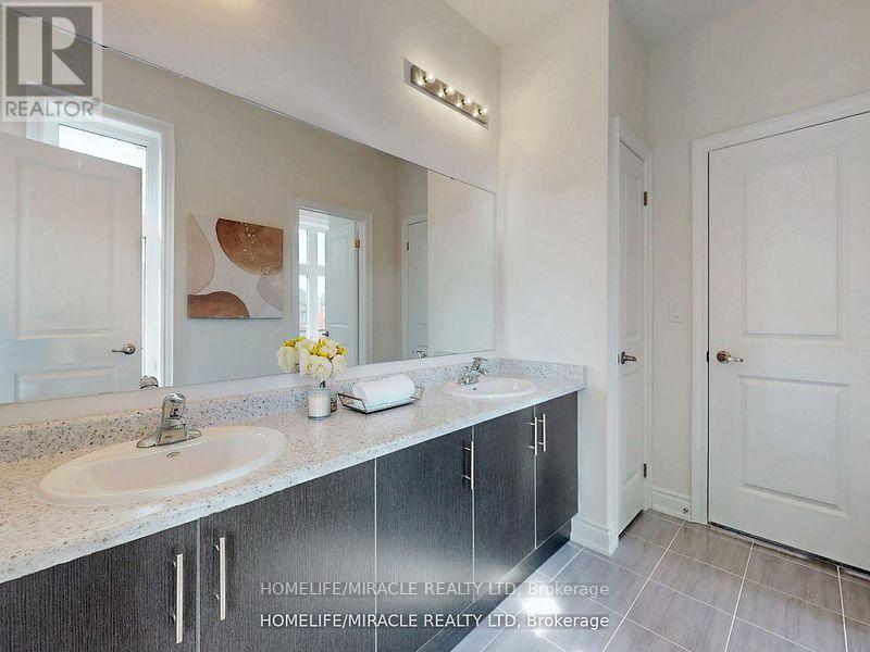25 Joiner Circle, Whitchurch-Stouffville, Ontario  L4A 4W9 - Photo 33 - N12188836