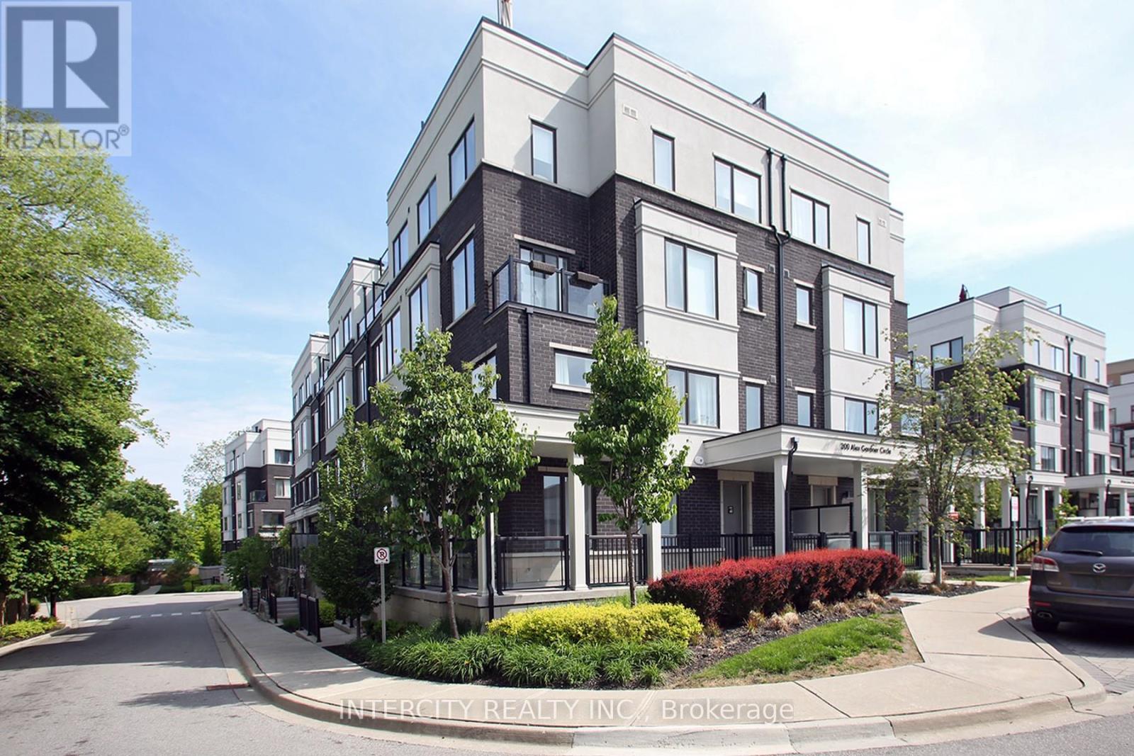 45 - 300 ALEX GARDNER CIRCLE, Aurora, Ontario