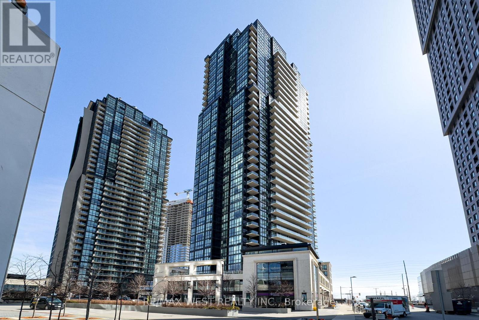 2605 - 2910 Highway 7 W, Vaughan, Ontario  L4K 0H8 - Photo 1 - N12188866