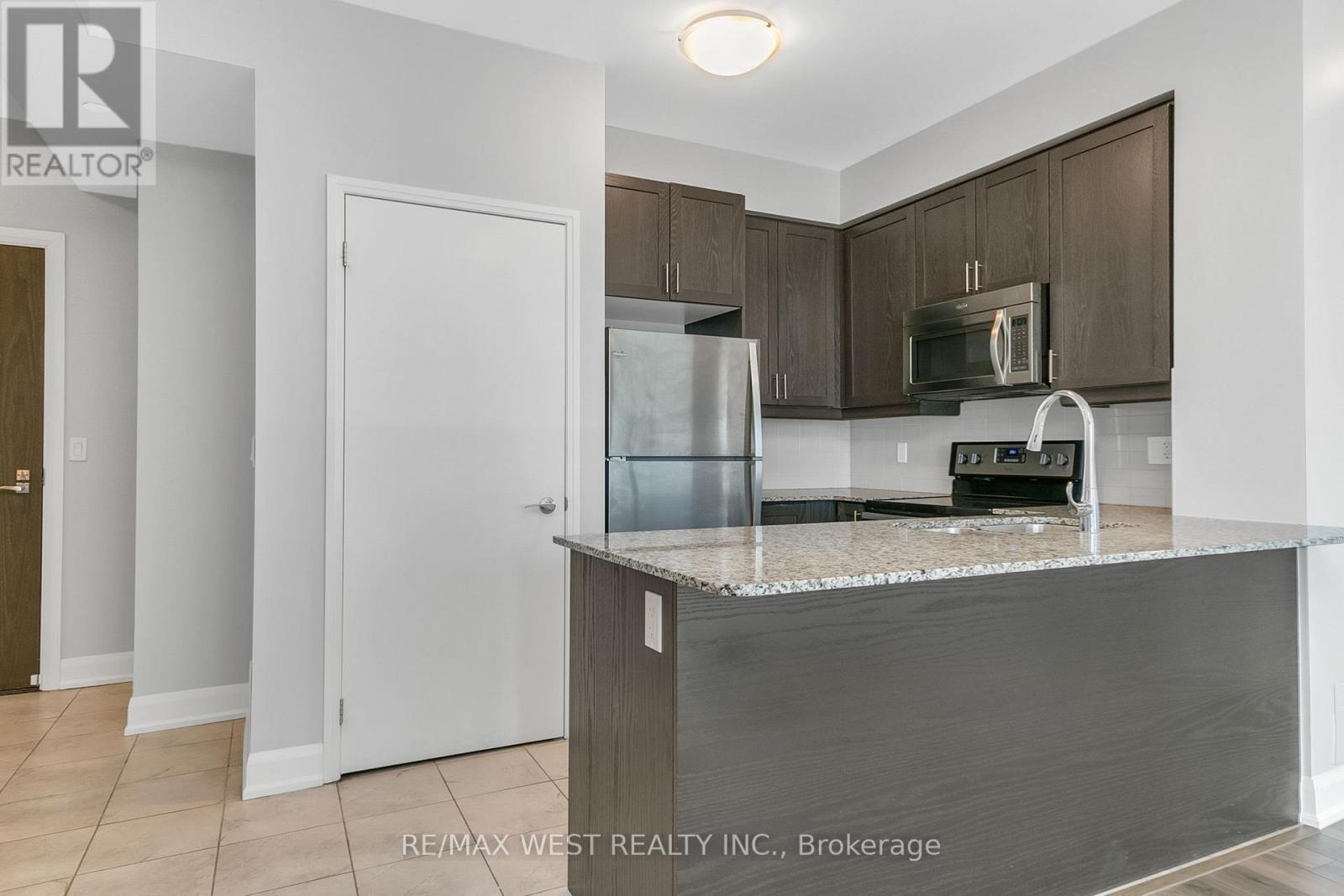 2605 - 2910 Highway 7 W, Vaughan, Ontario  L4K 0H8 - Photo 10 - N12188866